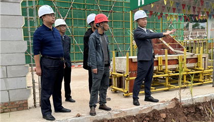 向誠、石鎮(zhèn)槐暗訪工程項目建設(shè)和企業(yè)運營管理工作